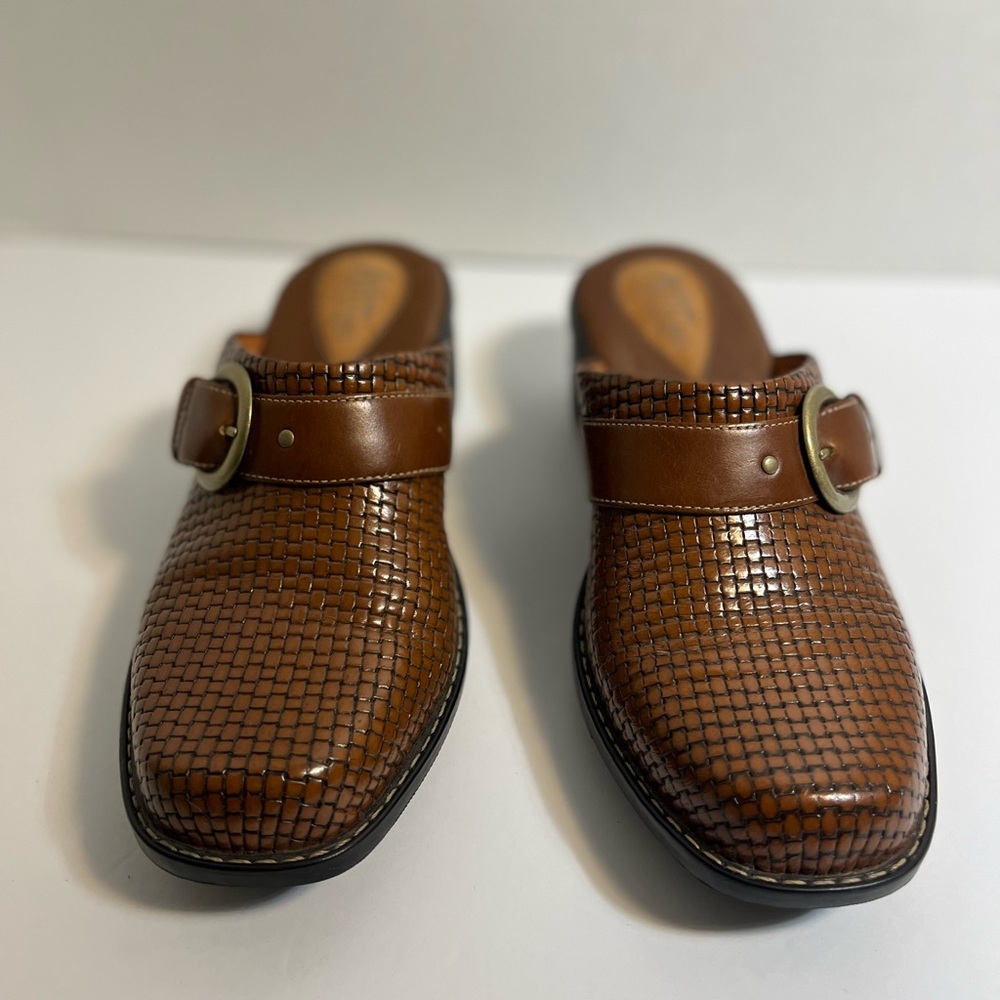Clarks Artisan Collection Beige Leather Mule Slip-on Heel Shoe Women Size 8M